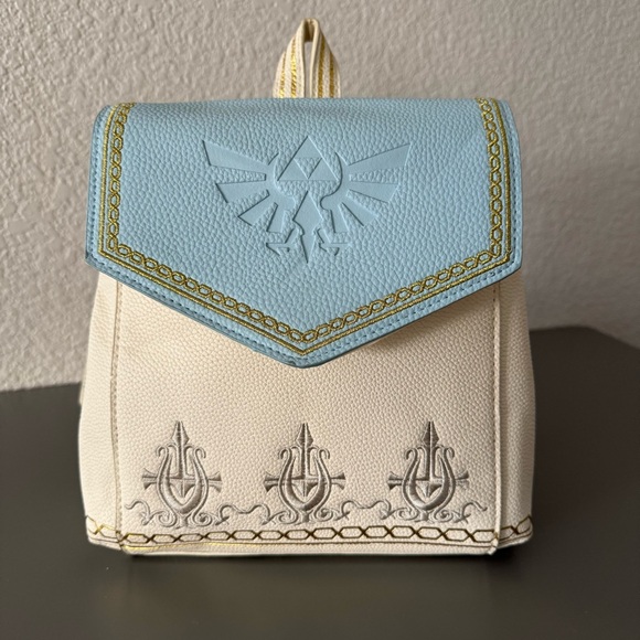 Nintendo X Danielle Nicole | Bags | Danielle Nicole Legend Of Zelda ...